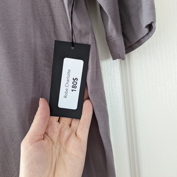 François Beauregard excellent quality dress, made with bamboo, super comfortable - Picture 9 of 9